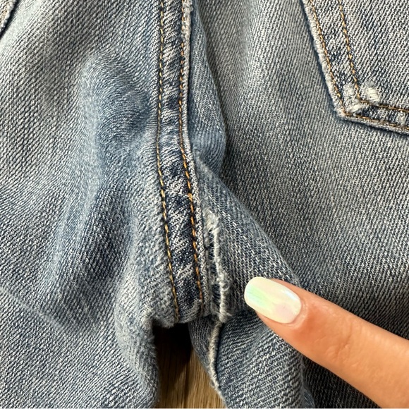 Vintage Levi 501 Straight Leg Button Fly - Picture 12 of 14